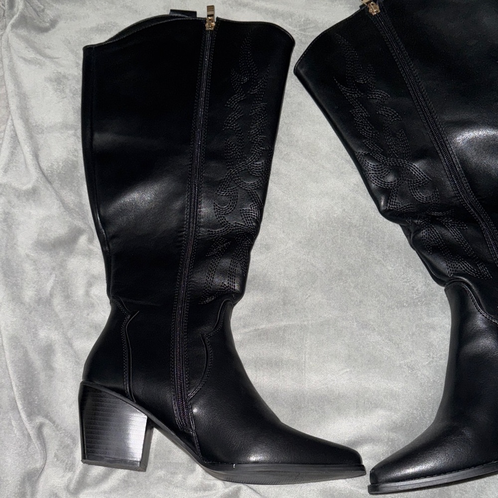Dream Pairs Black Heeled Boots - Picture 2 of 8